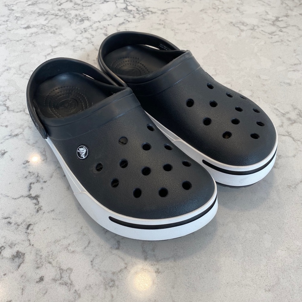 Black crocs